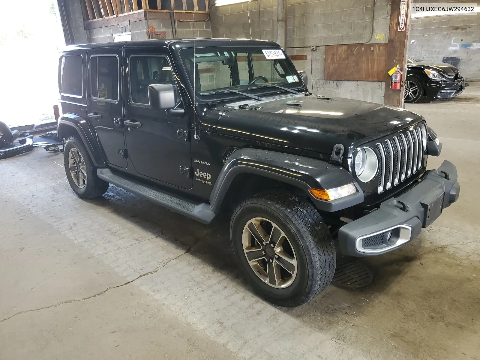 1C4HJXEG6JW294632 2018 Jeep Wrangler Unlimited Sahara