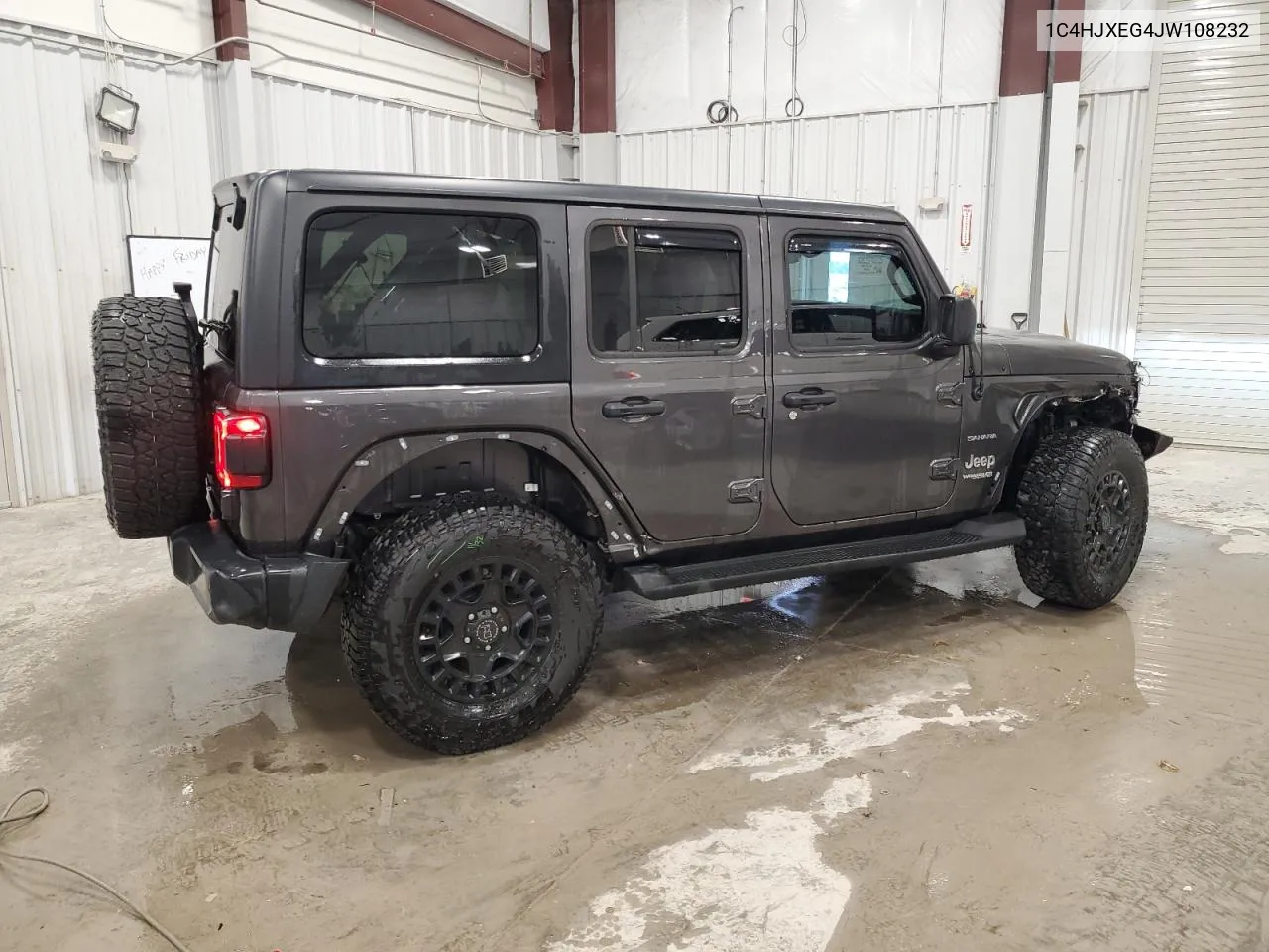 1C4HJXEG4JW108232 2018 Jeep Wrangler Unlimited Sahara