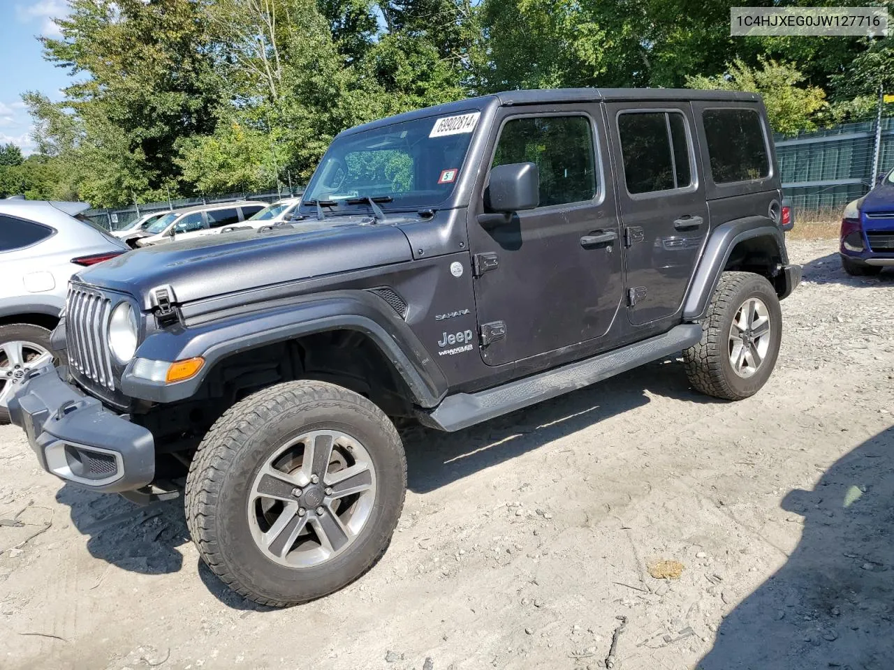 1C4HJXEG0JW127716 2018 Jeep Wrangler Unlimited Sahara