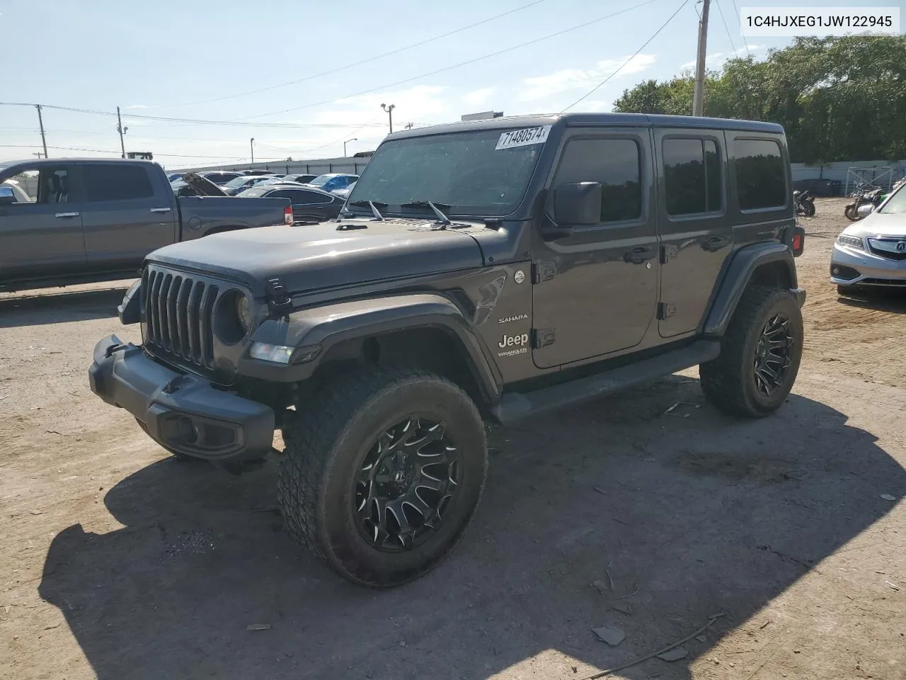 1C4HJXEG1JW122945 2018 Jeep Wrangler Unlimited Sahara