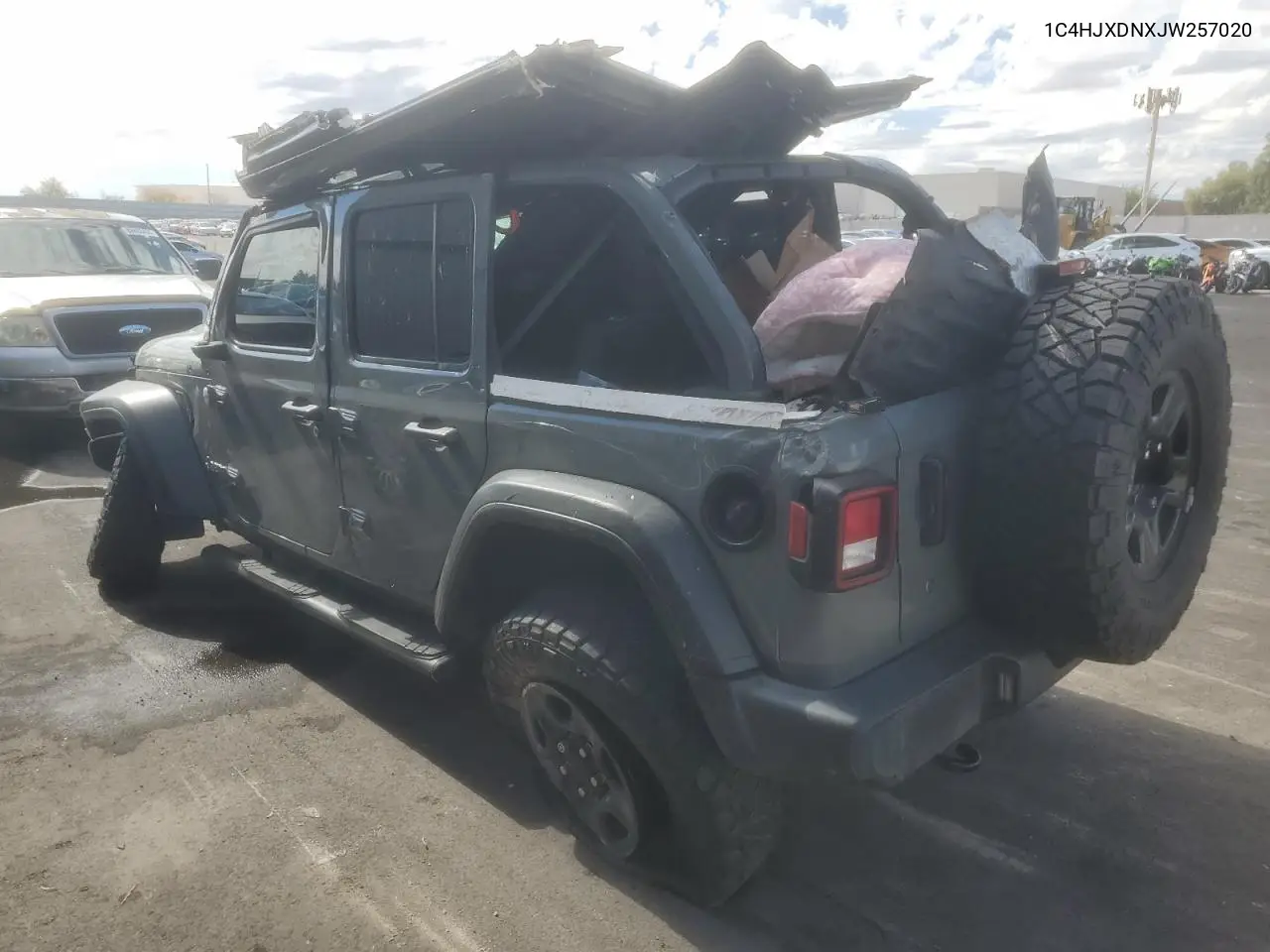 1C4HJXDNXJW257020 2018 Jeep Wrangler Unlimited Sport