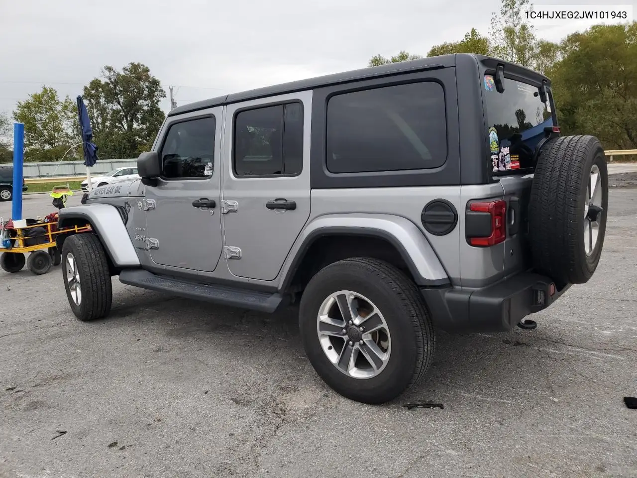 1C4HJXEG2JW101943 2018 Jeep Wrangler Unlimited Sahara