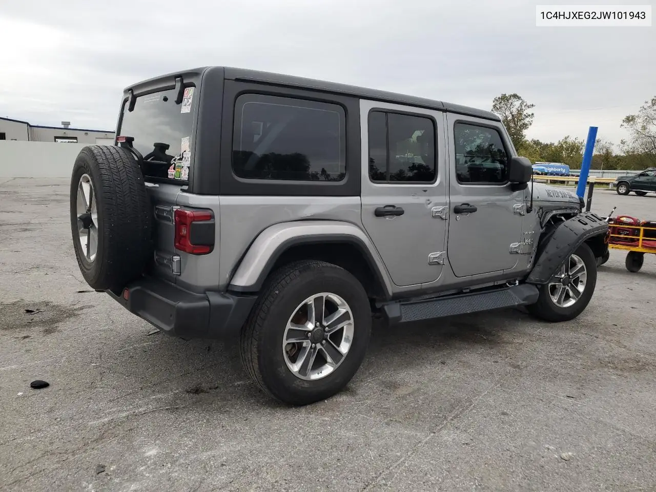 1C4HJXEG2JW101943 2018 Jeep Wrangler Unlimited Sahara