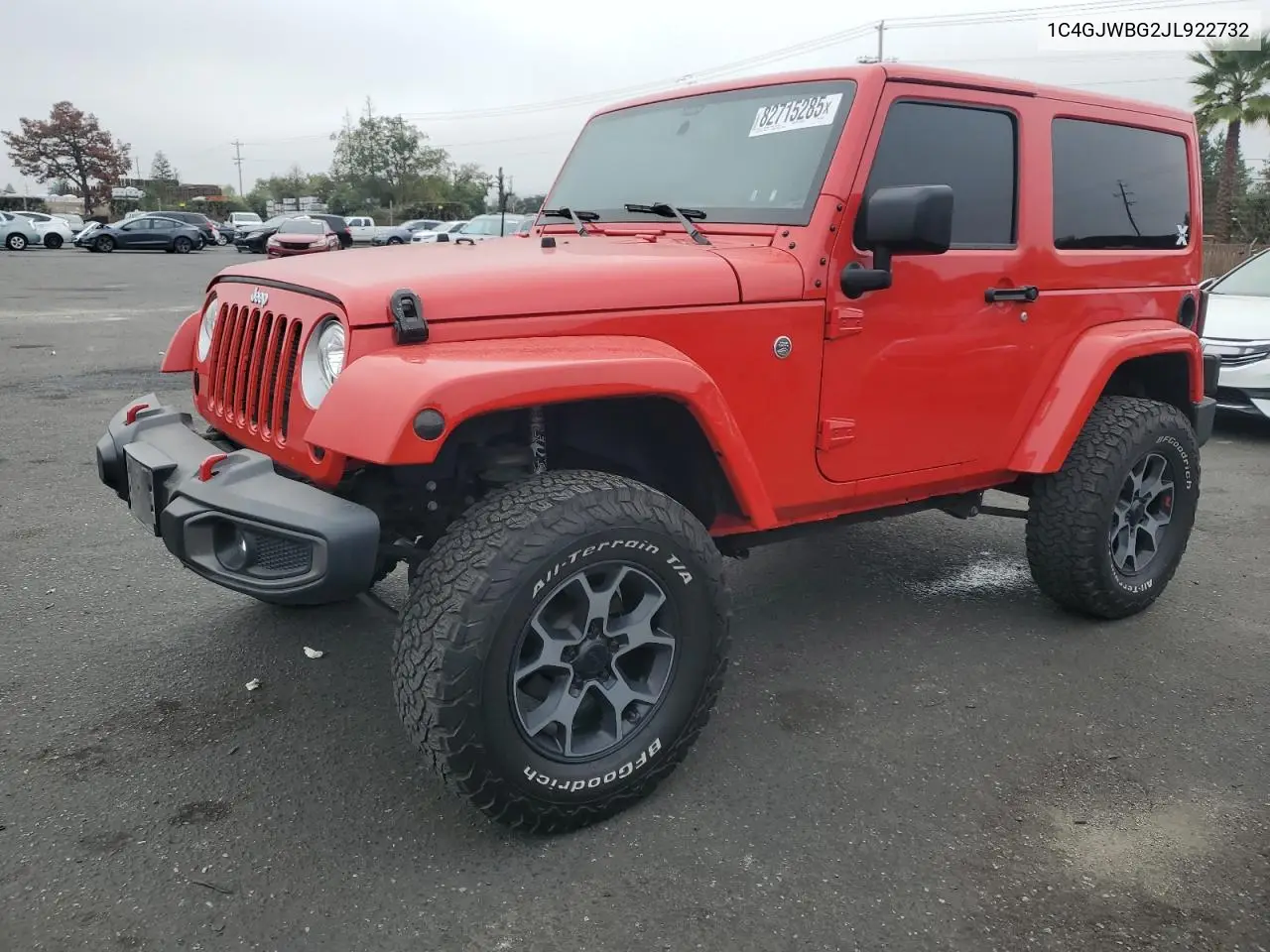 1C4GJWBG2JL922732 2018 Jeep Wrangler Sahara