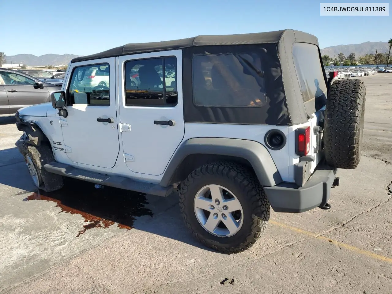 1C4BJWDG9JL811389 2018 Jeep Wrangler Unlimited Sport