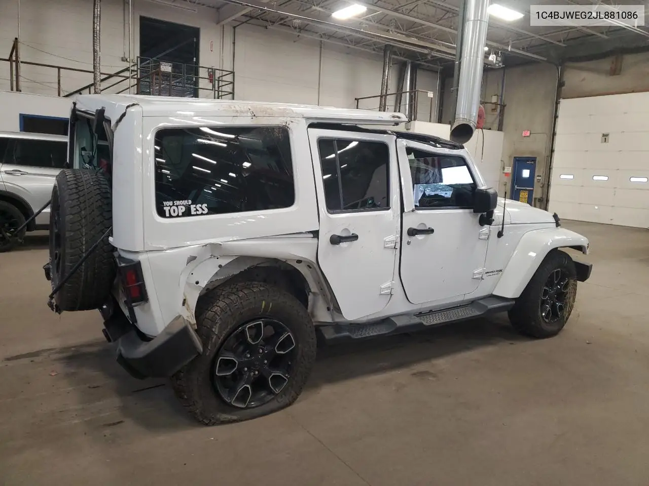 1C4BJWEG2JL881086 2018 Jeep Wrangler Unlimited Sahara