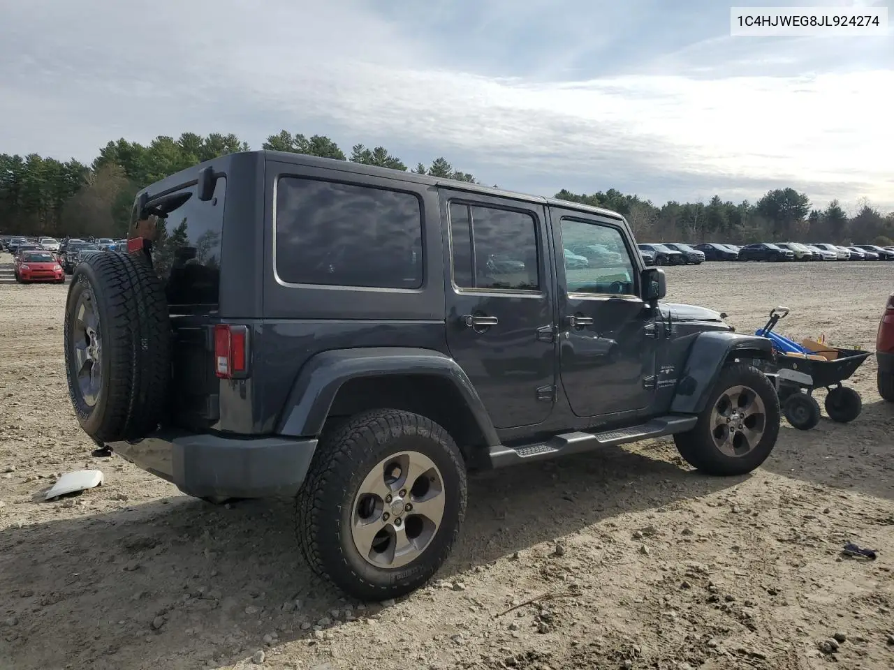 1C4HJWEG8JL924274 2018 Jeep Wrangler Unlimited Sahara
