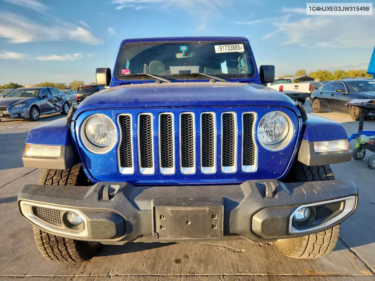 1C4HJXEG3JW315498 2018 Jeep Wrangler Unlimited Sahara