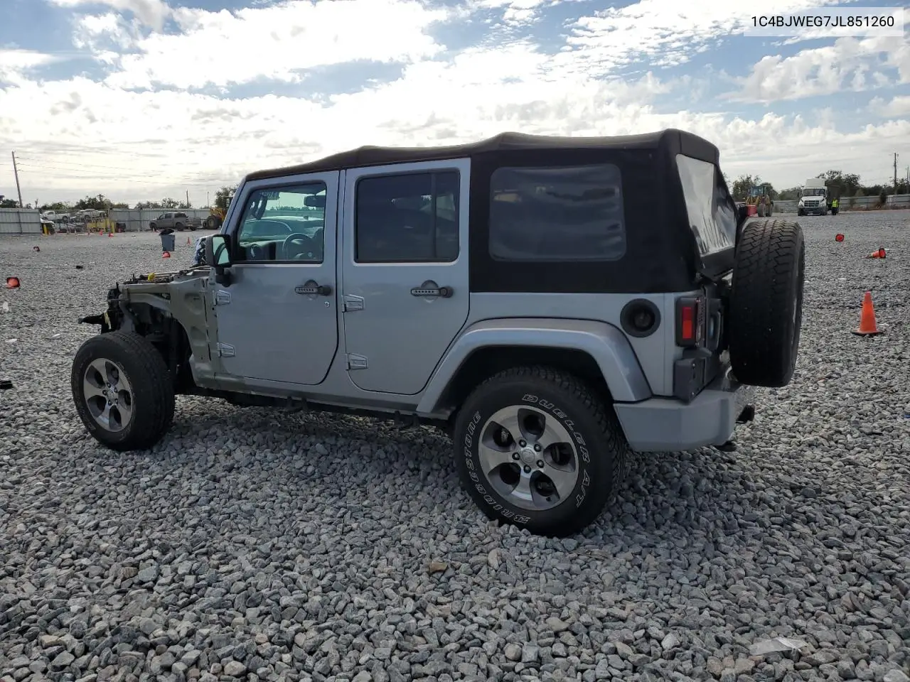 1C4BJWEG7JL851260 2018 Jeep Wrangler Unlimited Sahara