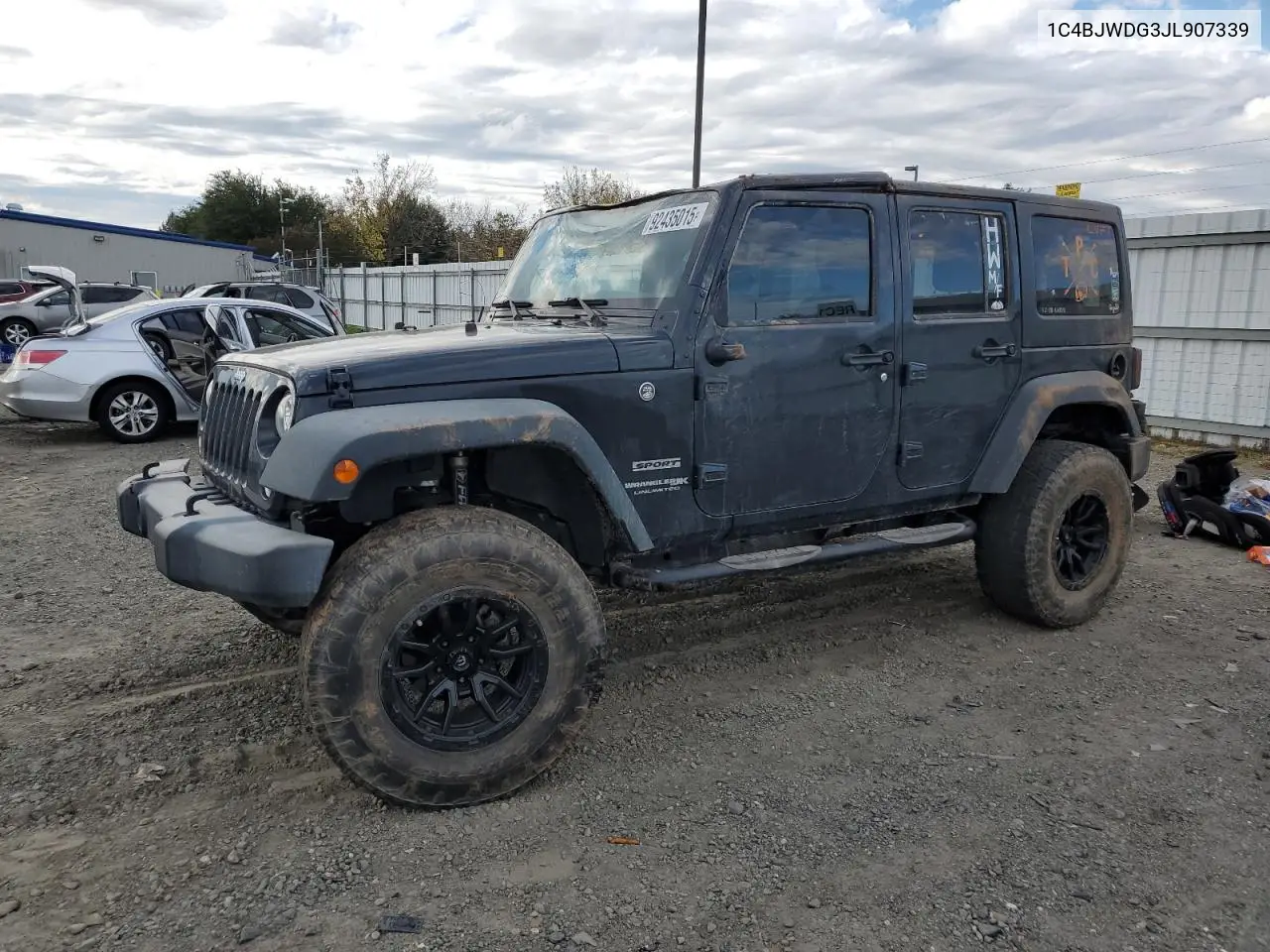 1C4BJWDG3JL907339 2018 Jeep Wrangler Unlimited Sport
