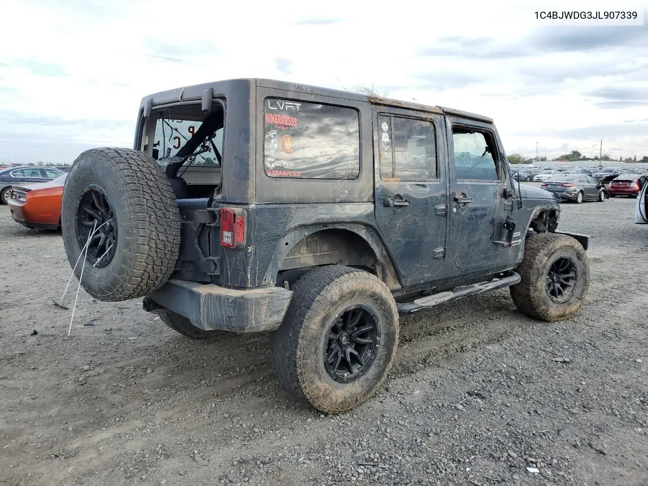 1C4BJWDG3JL907339 2018 Jeep Wrangler Unlimited Sport