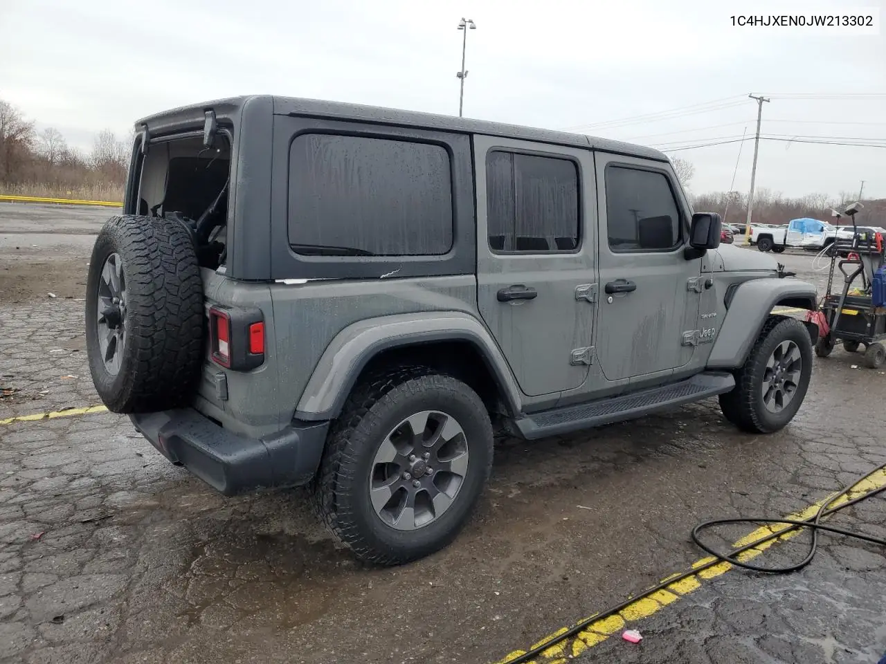 1C4HJXEN0JW213302 2018 Jeep Wrangler Unlimited Sahara