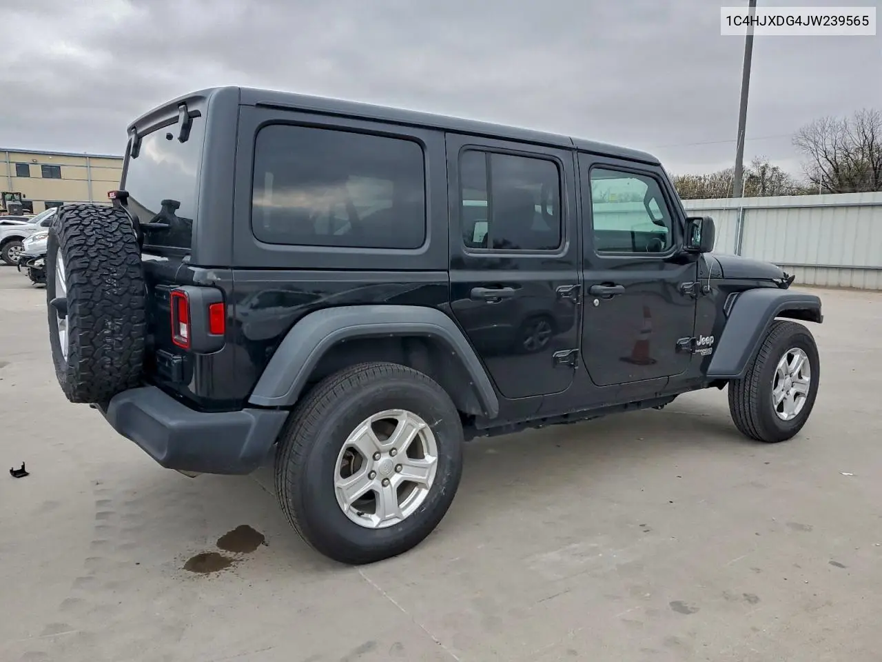 1C4HJXDG4JW239565 2018 Jeep Wrangler Unlimited Sport