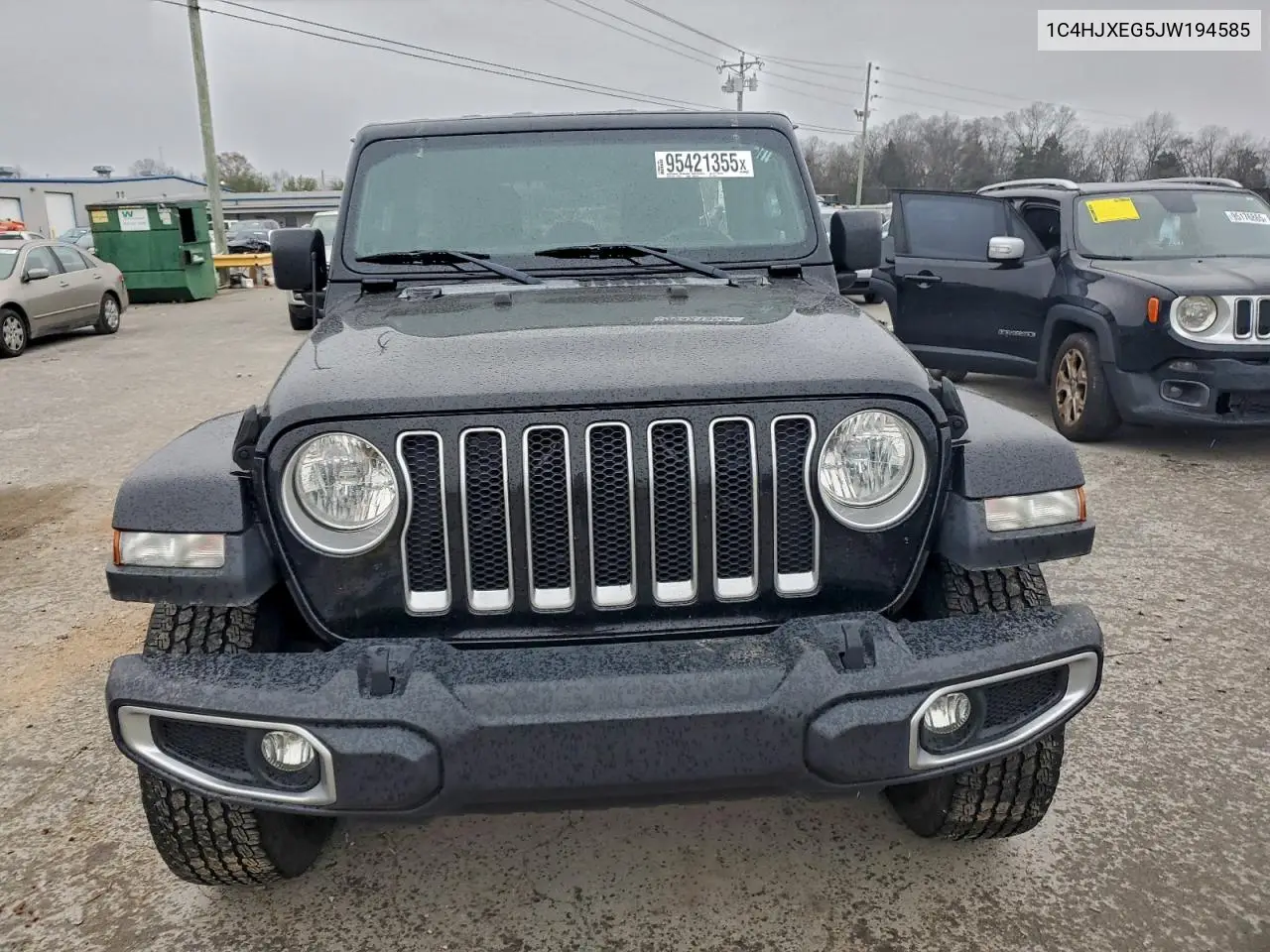 1C4HJXEG5JW194585 2018 Jeep Wrangler Unlimited Sahara