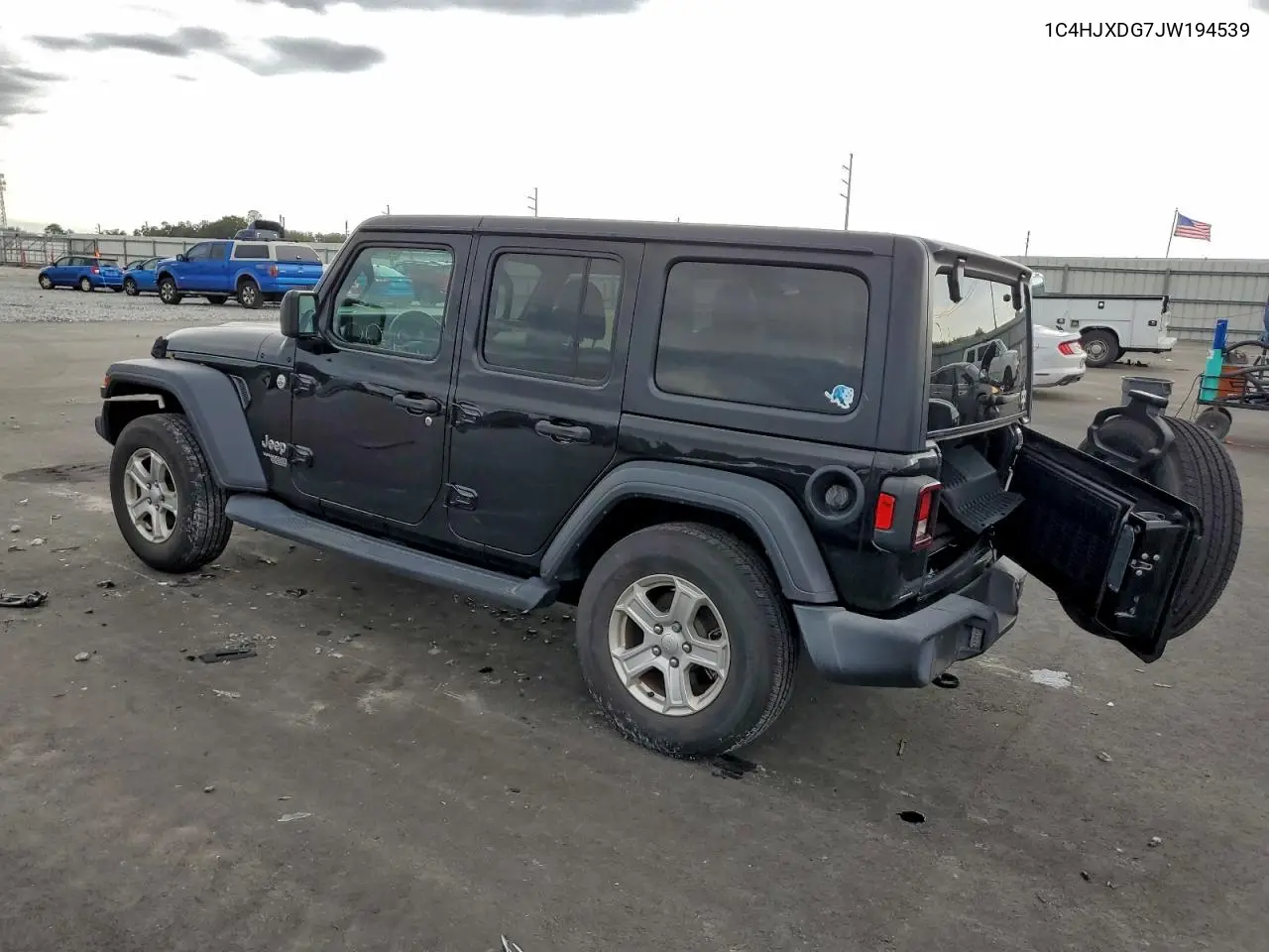 1C4HJXDG7JW194539 2018 Jeep Wrangler Unlimited Sport