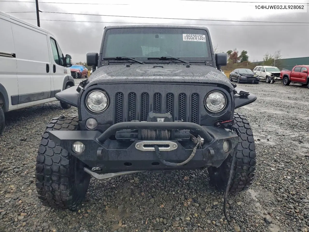 1C4HJWEG2JL928062 2018 Jeep Wrangler Unlimited Sahara