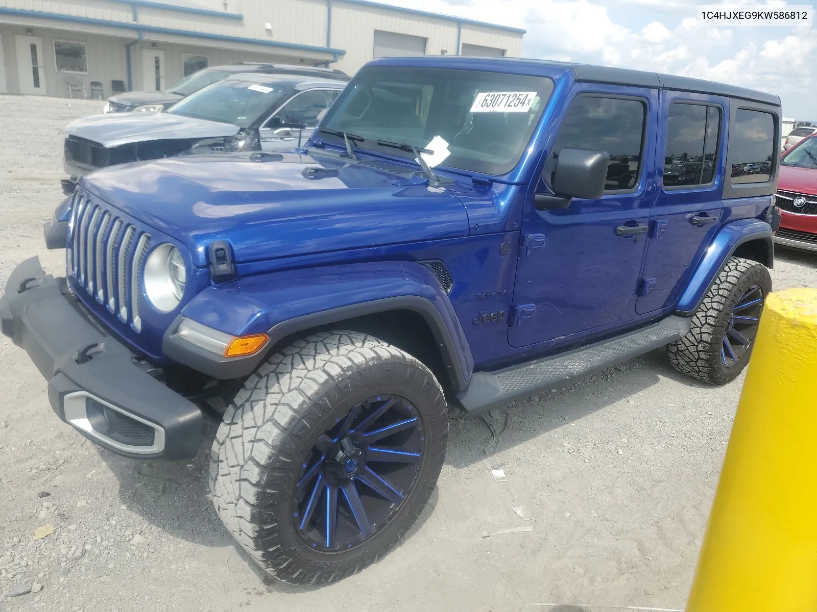 2019 Jeep Wrangler Unlimited Sahara VIN: 1C4HJXEG9KW586812 Lot: 63071254