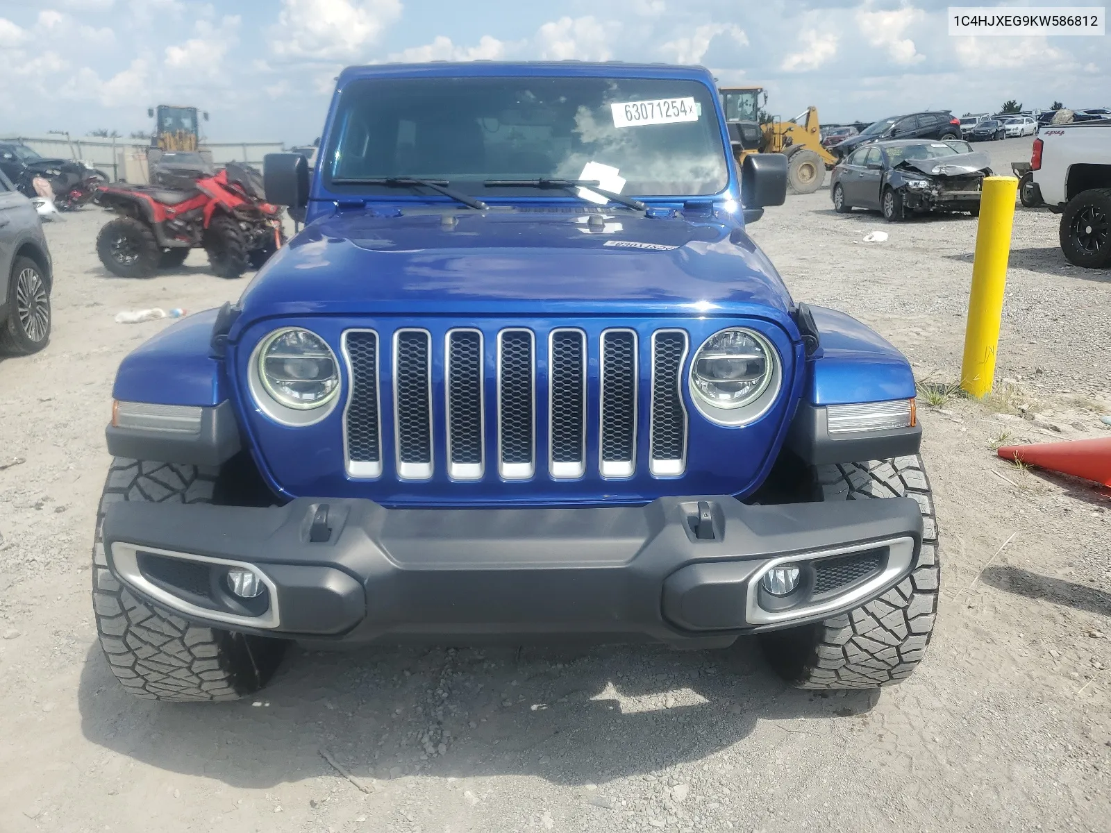 1C4HJXEG9KW586812 2019 Jeep Wrangler Unlimited Sahara