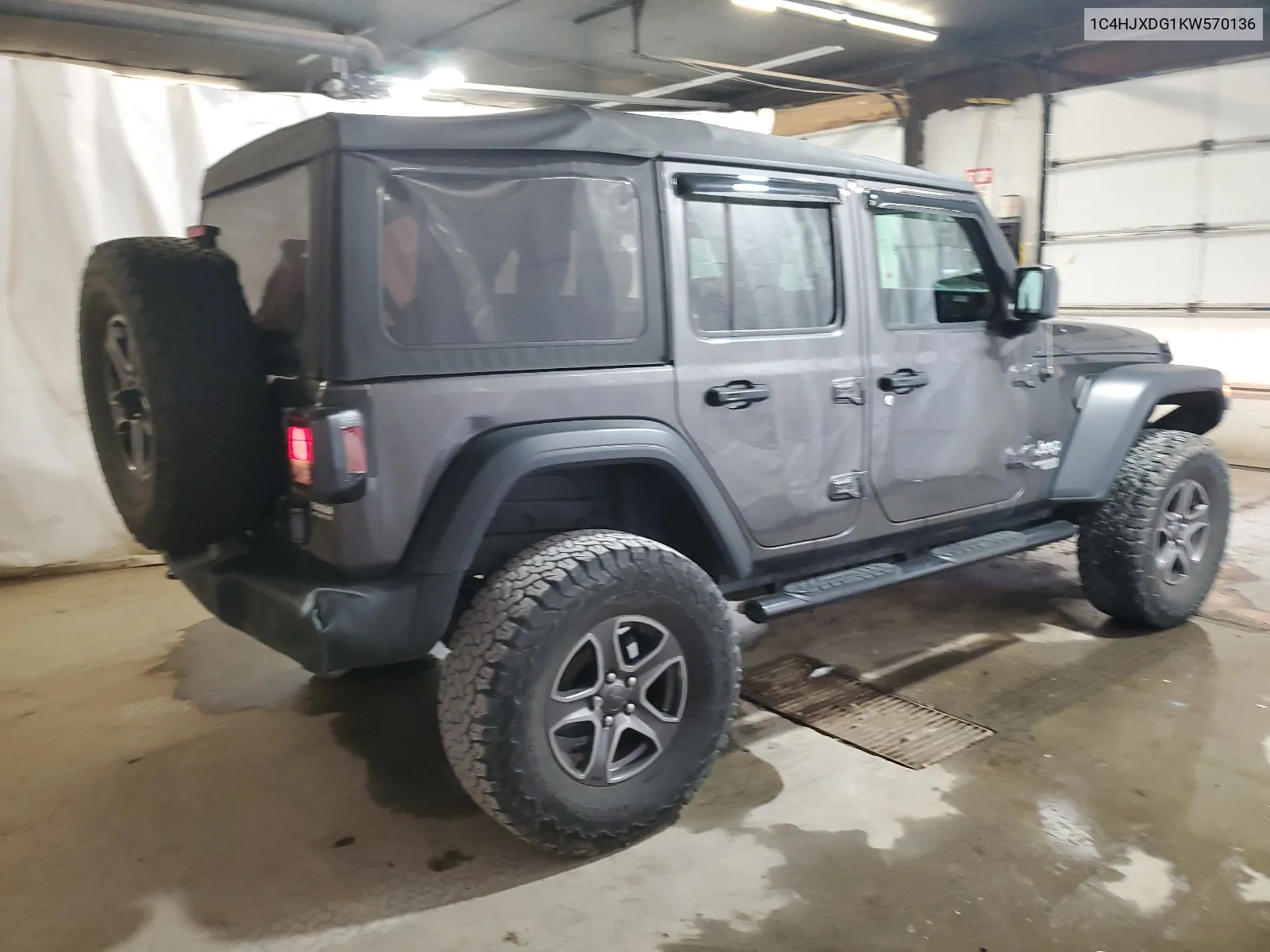 1C4HJXDG1KW570136 2019 Jeep Wrangler Unlimited Sport