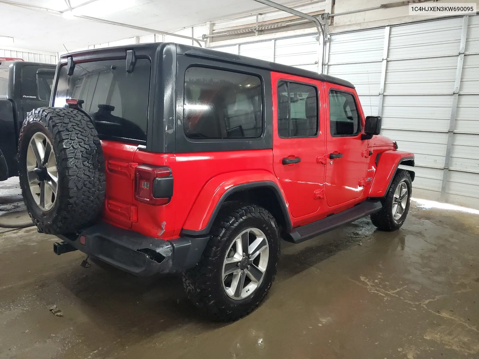 1C4HJXEN3KW690095 2019 Jeep Wrangler Unlimited Sahara