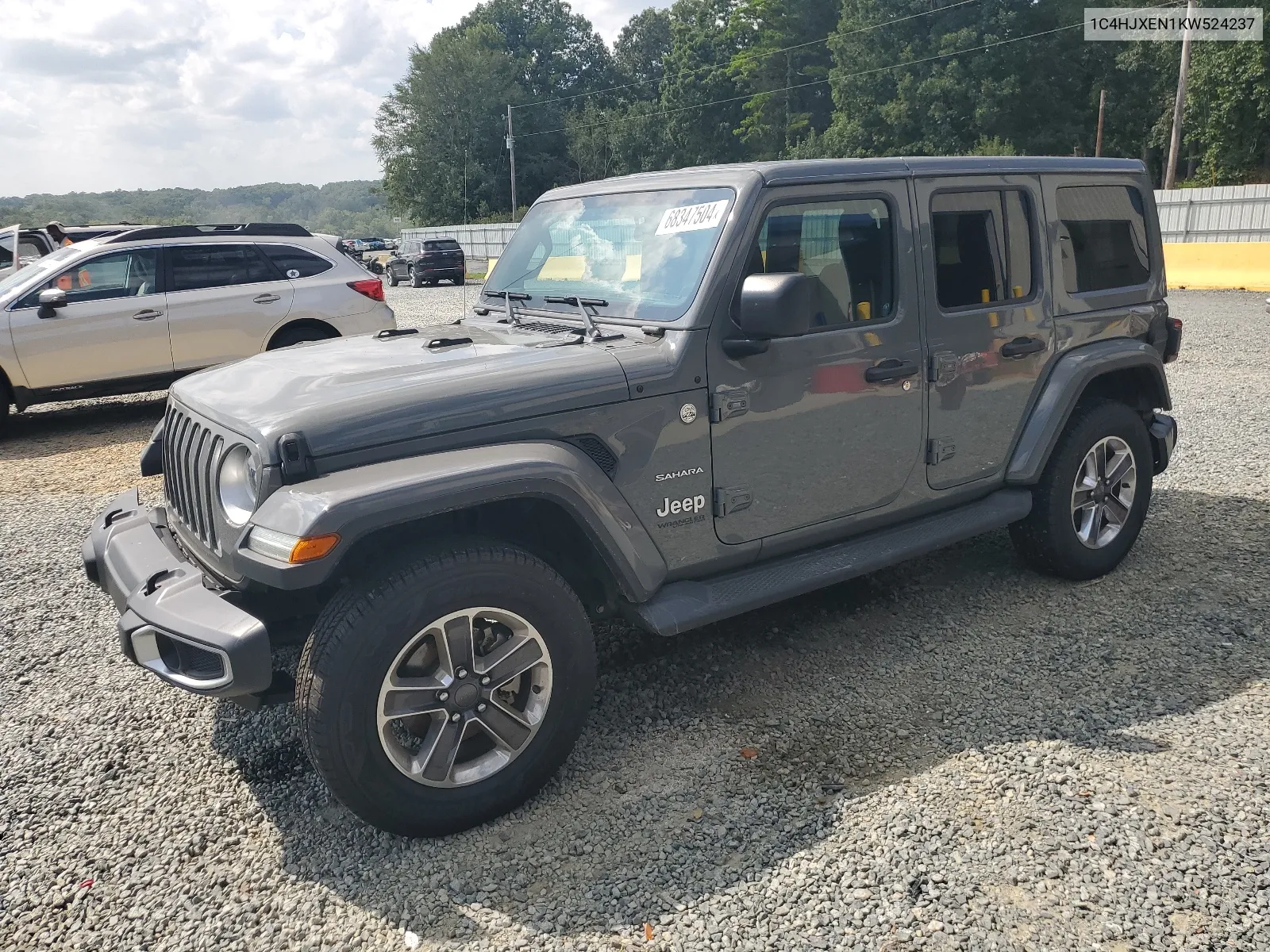 1C4HJXEN1KW524237 2019 Jeep Wrangler Unlimited Sahara