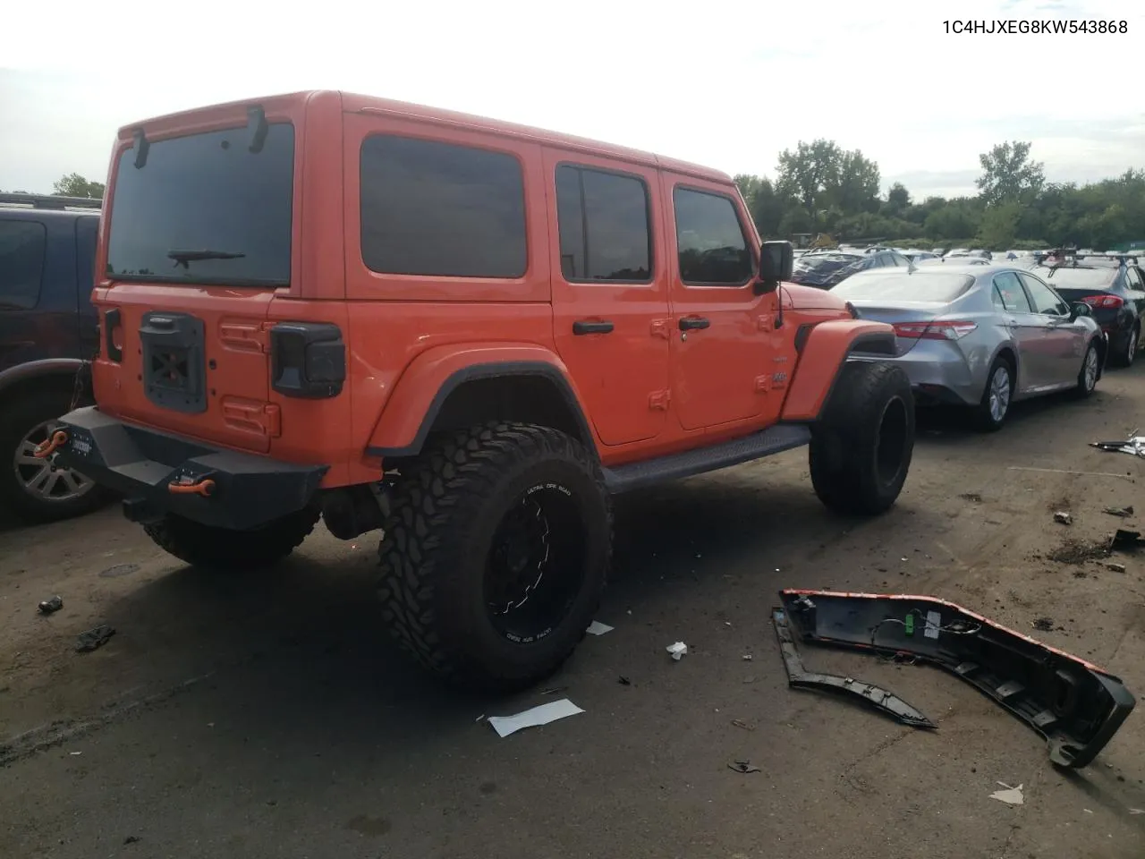 1C4HJXEG8KW543868 2019 Jeep Wrangler Unlimited Sahara