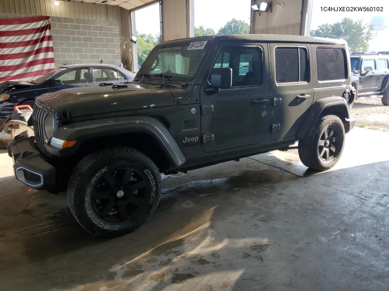 1C4HJXEG2KW560102 2019 Jeep Wrangler Unlimited Sahara