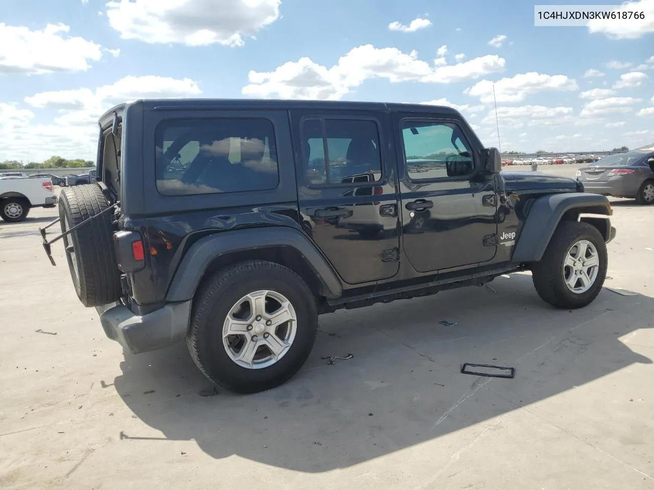 1C4HJXDN3KW618766 2019 Jeep Wrangler Unlimited Sport