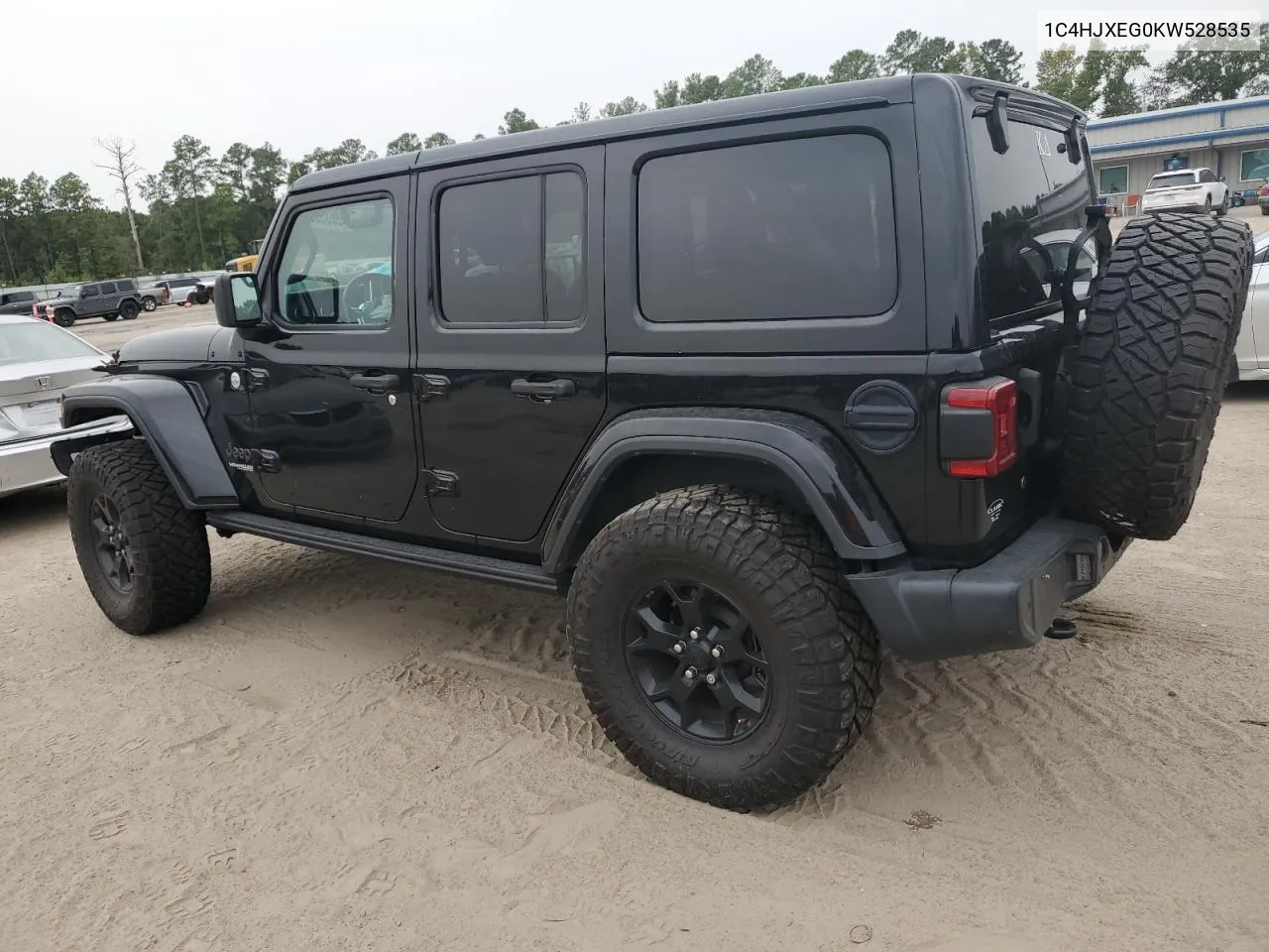 1C4HJXEG0KW528535 2019 Jeep Wrangler Unlimited Sahara