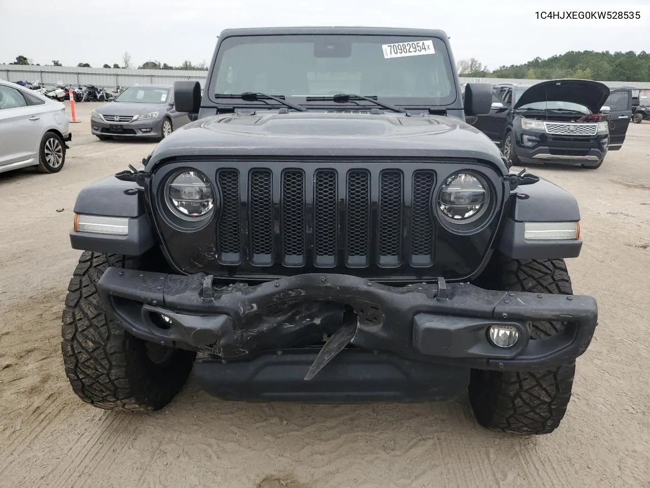 1C4HJXEG0KW528535 2019 Jeep Wrangler Unlimited Sahara