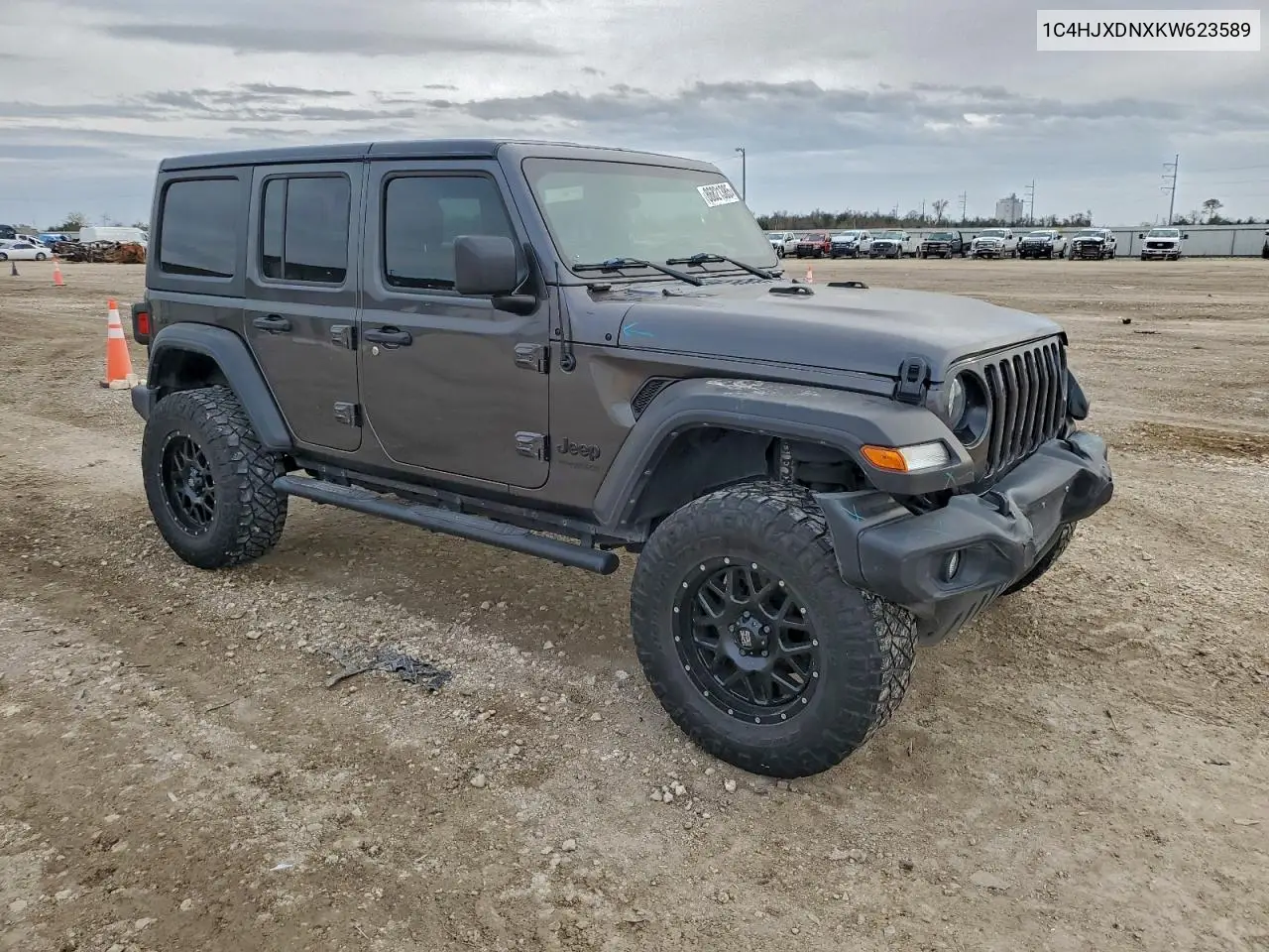 1C4HJXDNXKW623589 2019 Jeep Wrangler Unlimited Sport