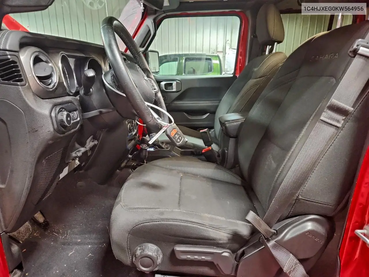 1C4HJXEG0KW564956 2019 Jeep Wrangler Unlimited Sahara