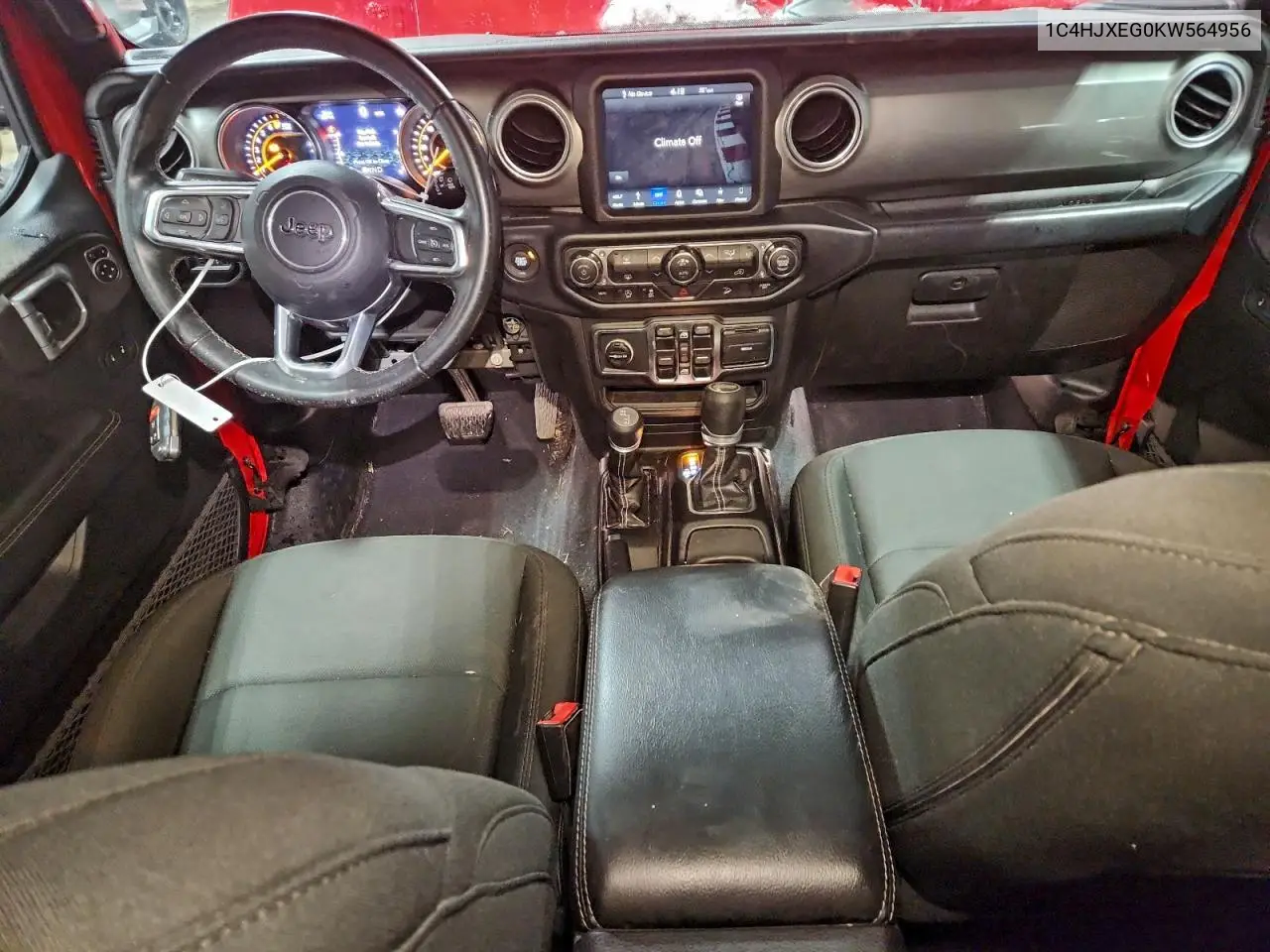 1C4HJXEG0KW564956 2019 Jeep Wrangler Unlimited Sahara