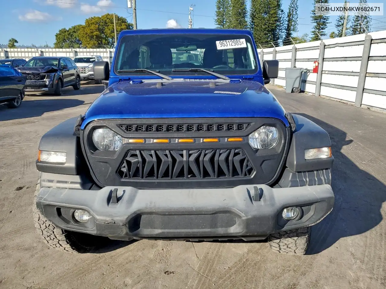 1C4HJXDN4KW682671 2019 Jeep Wrangler Unlimited Sport