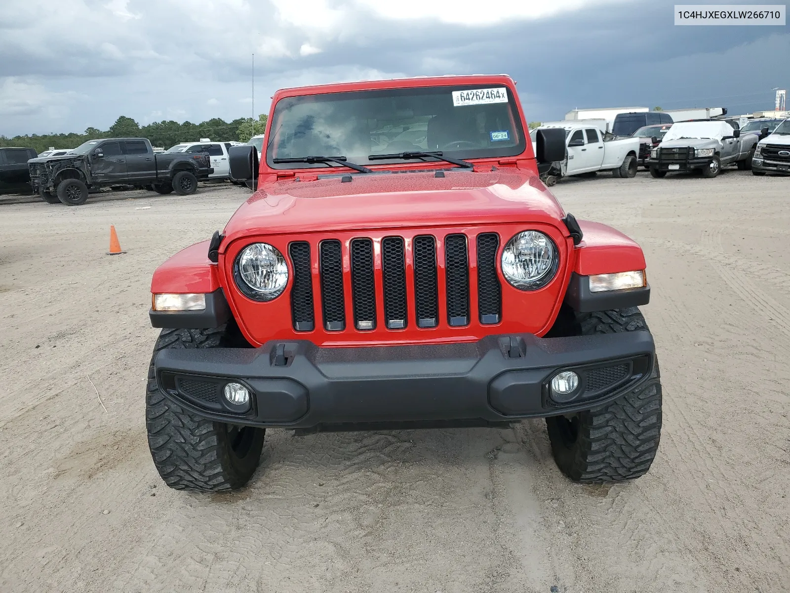 2020 Jeep Wrangler Unlimited Sahara VIN: 1C4HJXEGXLW266710 Lot: 64262464