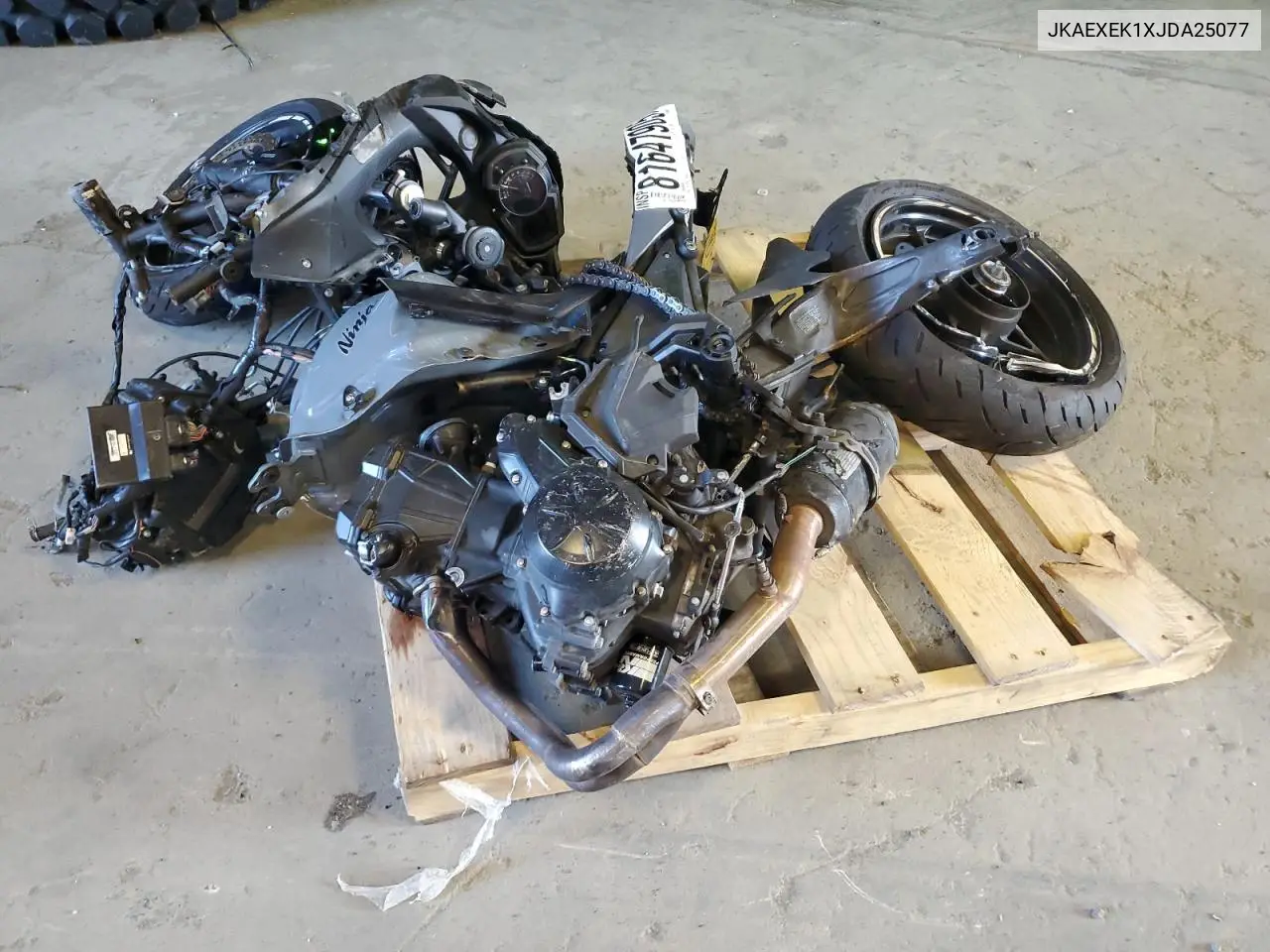JKAEXEK1XJDA25077 2018 Kawasaki Ex650 F