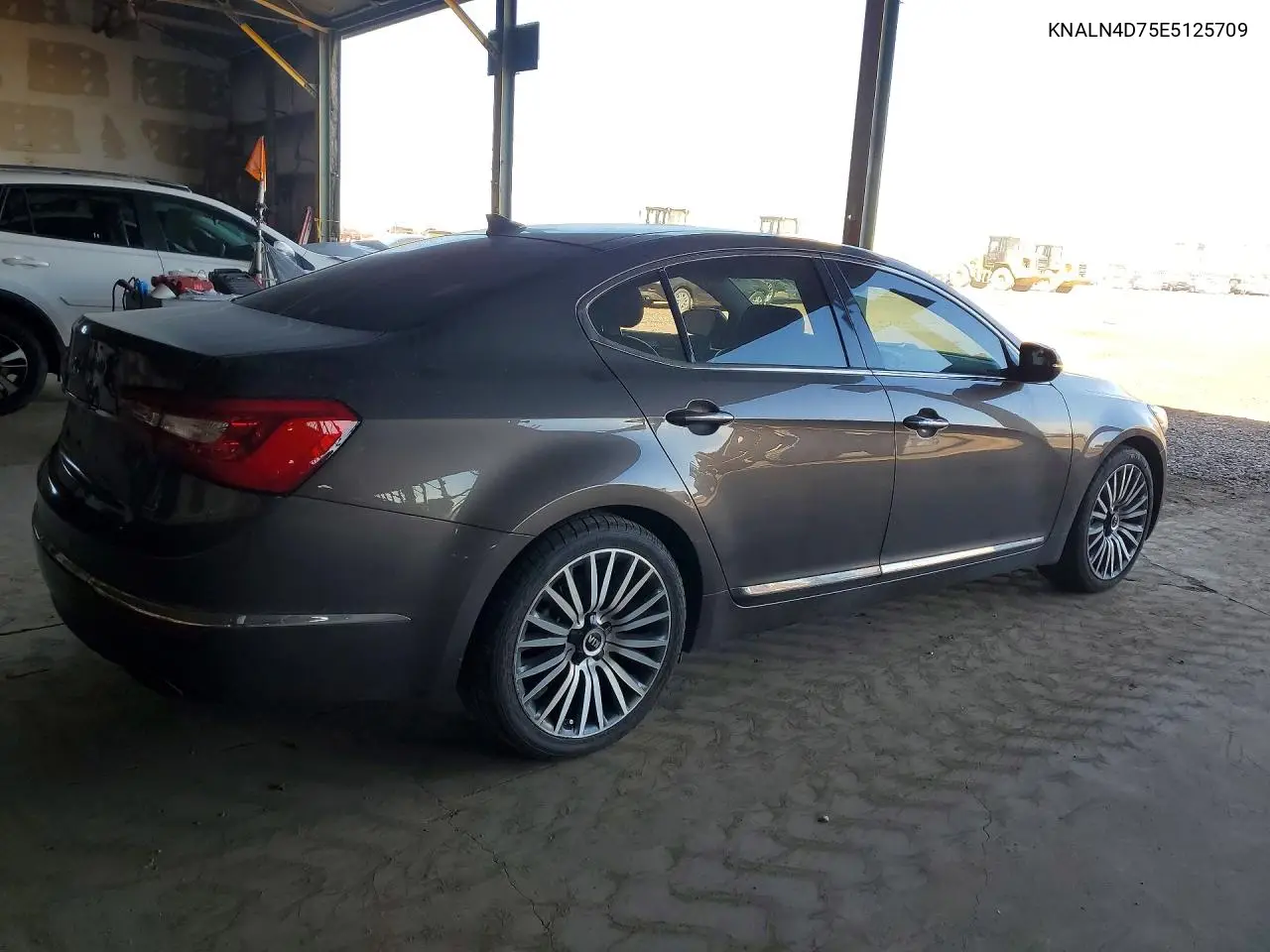 KNALN4D75E5125709 2014 Kia Cadenza Premium