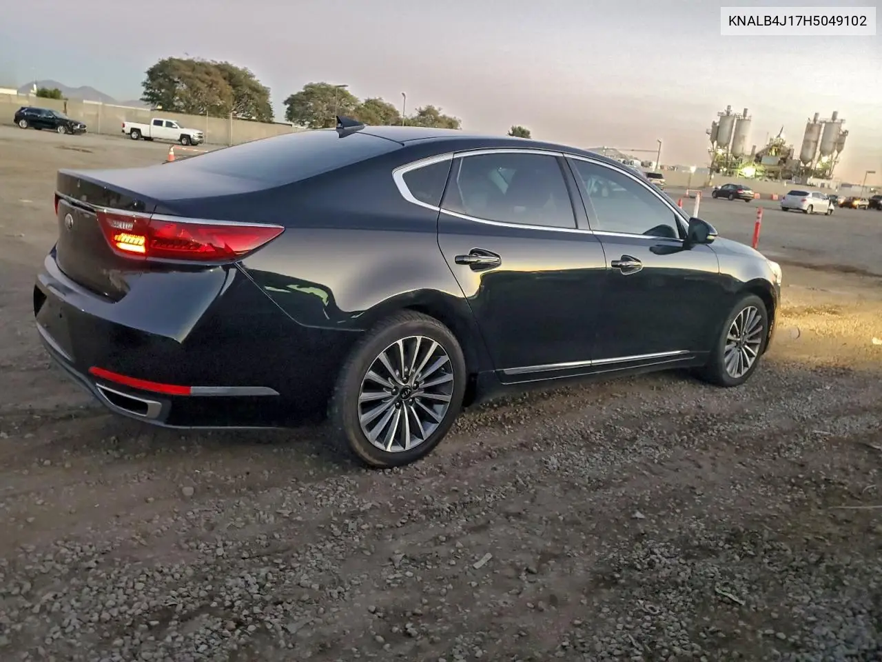 KNALB4J17H5049102 2017 Kia Cadenza Premium