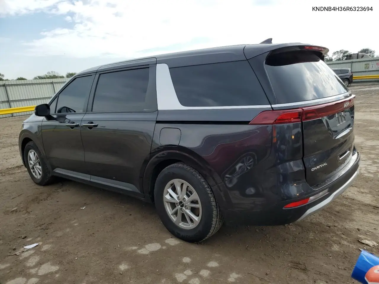 KNDNB4H36R6323694 2024 Kia Carnival Lx