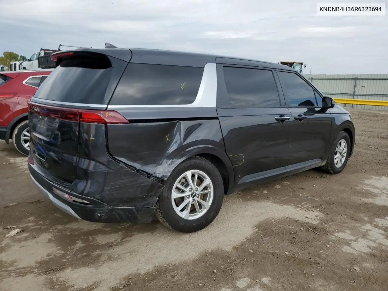 KNDNB4H36R6323694 2024 Kia Carnival Lx