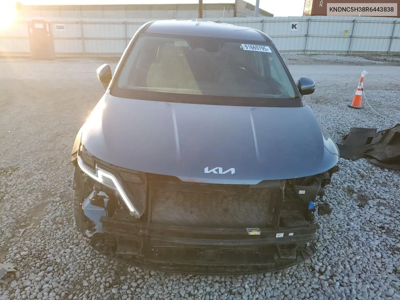KNDNC5H38R6443838 2024 Kia Carnival Ex