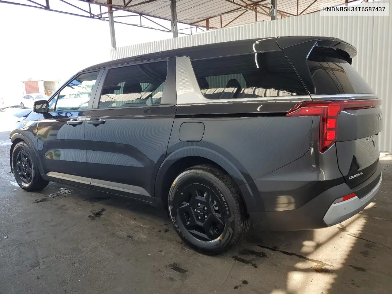 KNDNB5K34T6587437 2026 Kia Carnival Lx