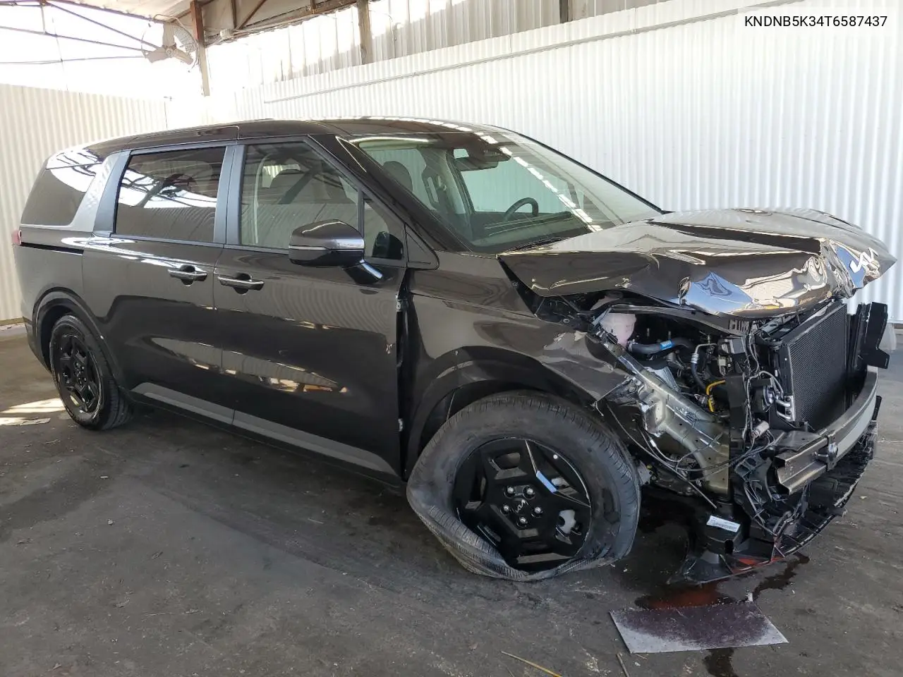 KNDNB5K34T6587437 2026 Kia Carnival Lx