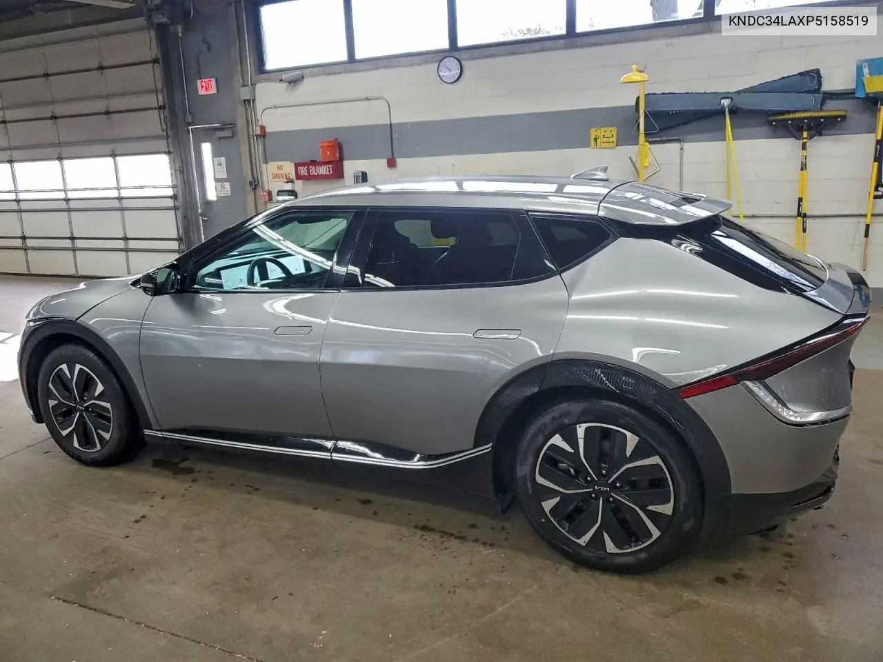 KNDC34LAXP5158519 2023 Kia Ev6 Light