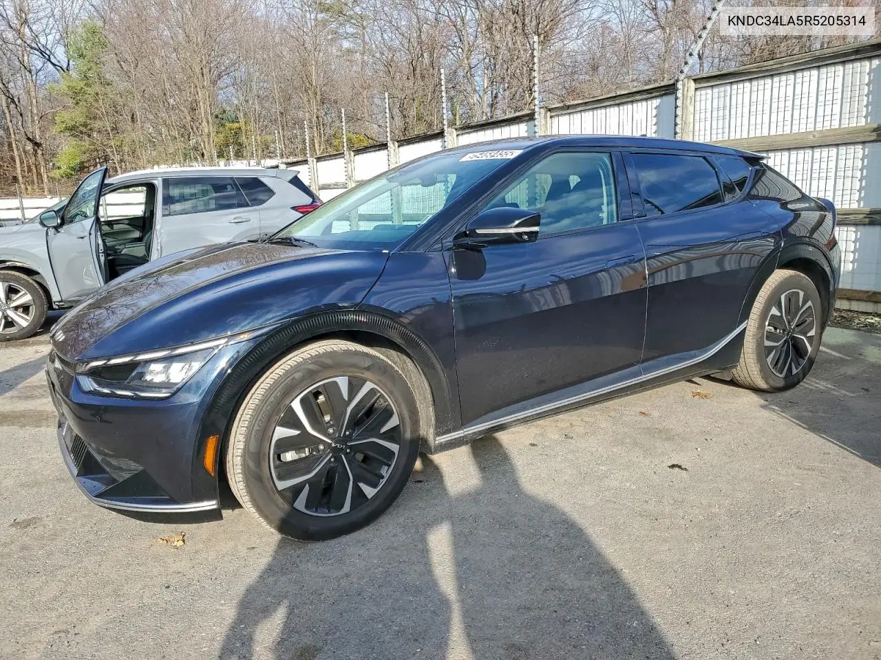 KNDC34LA5R5205314 2024 Kia Ev6 Light