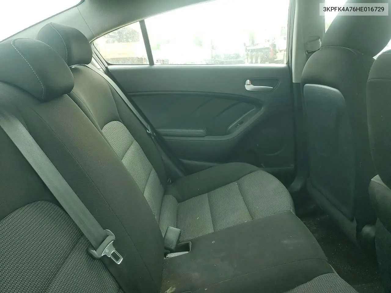 3KPFK4A76HE016729 2017 Kia Forte Lx