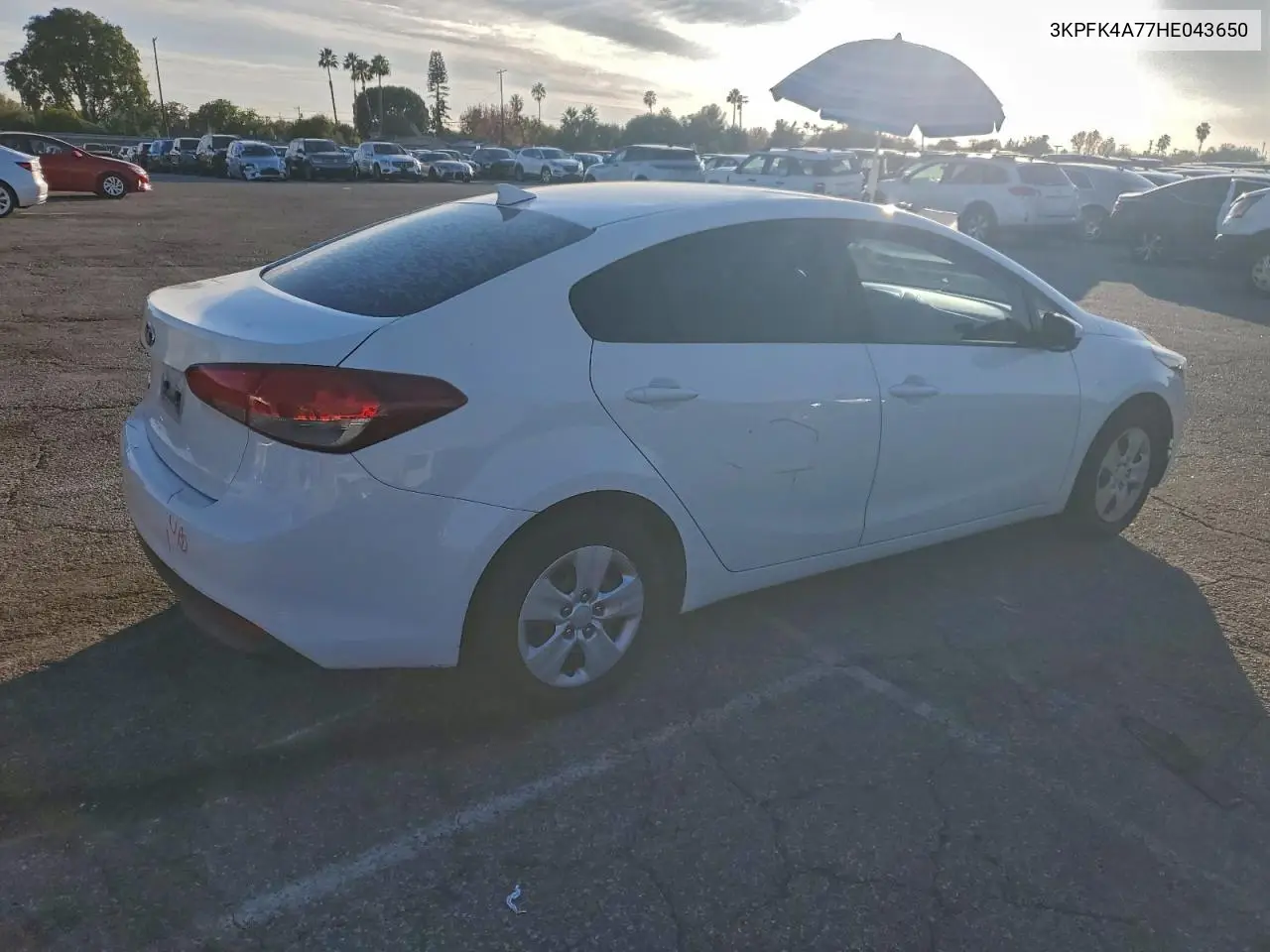 3KPFK4A77HE043650 2017 Kia Forte Lx