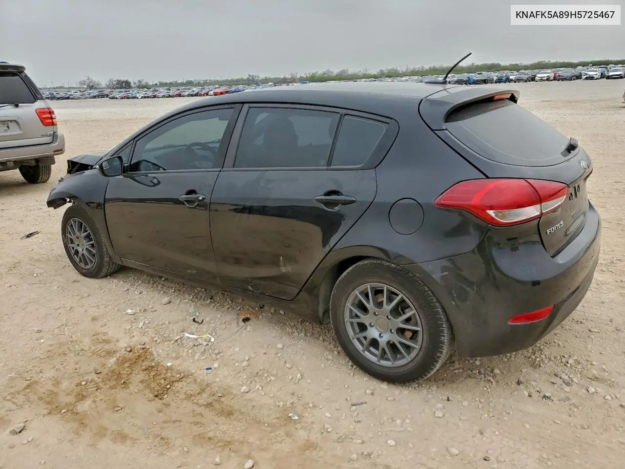 KNAFK5A89H5725467 2017 Kia Forte Lx