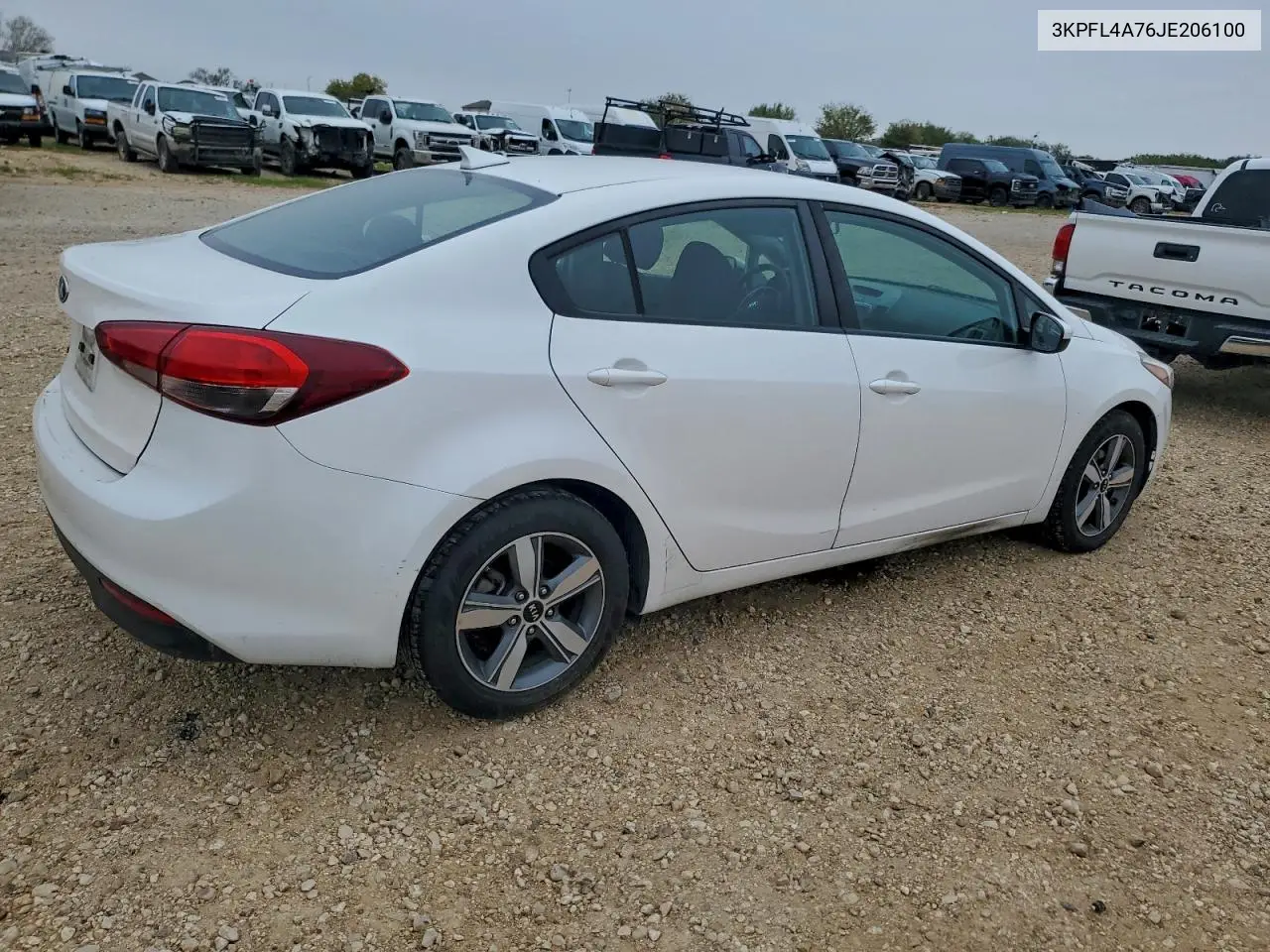 3KPFL4A76JE206100 2018 Kia Forte Lx