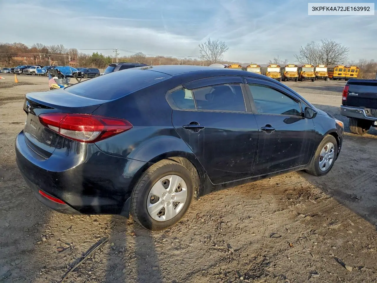 3KPFK4A72JE163992 2018 Kia Forte Lx